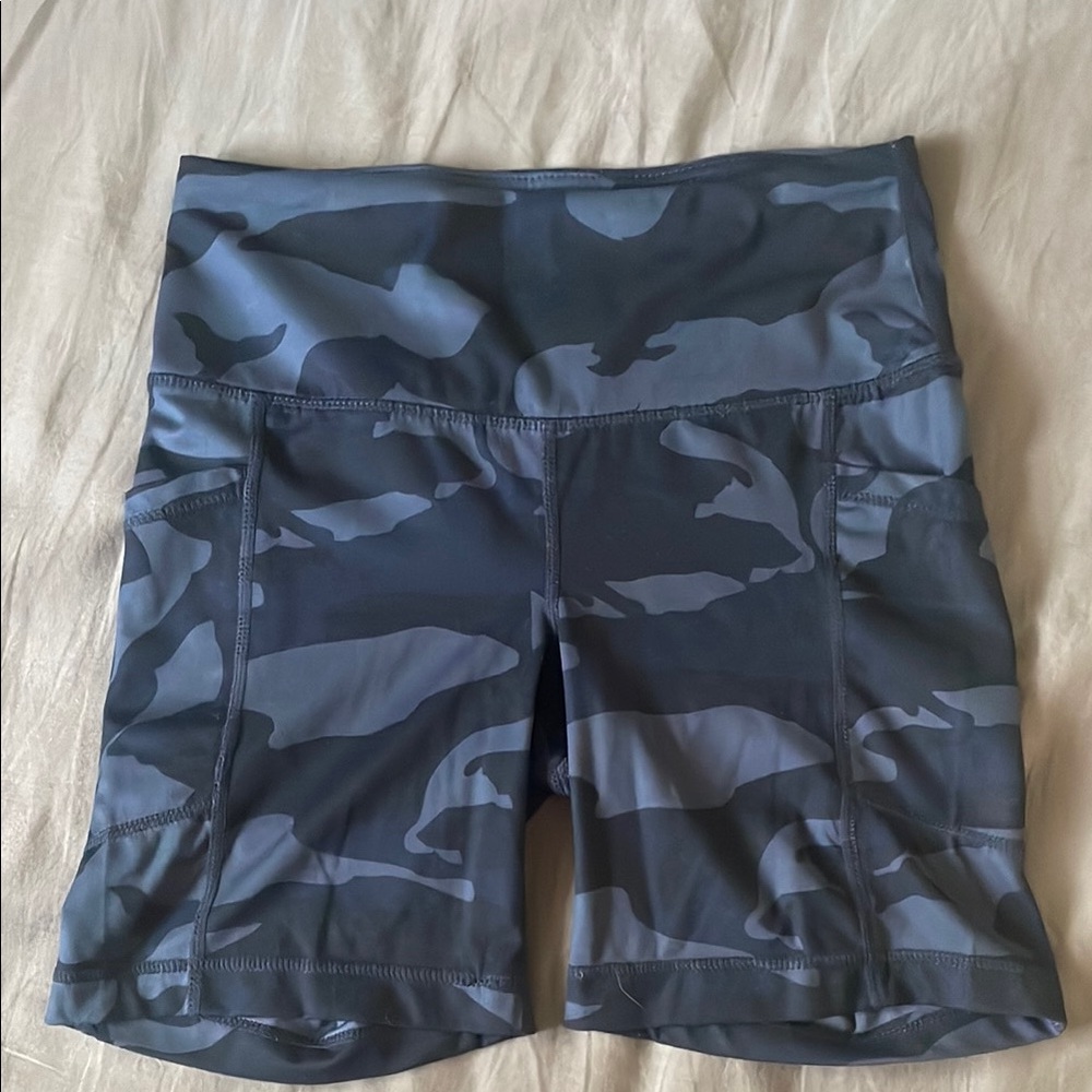 90 Degree By Reflex Gray Camouflage Bike Shorts
